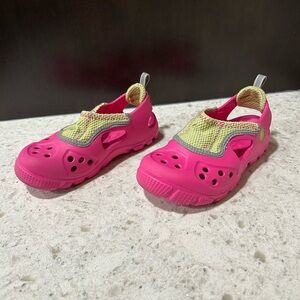 Girls Pink  Croc Water Shoes 8 inch in Length - No size marked on shoe